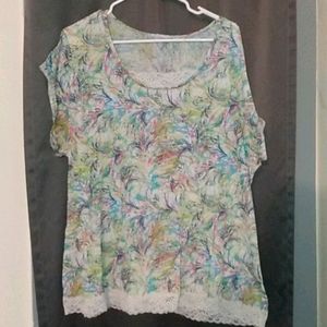 Multi color print with lace trim tshirt